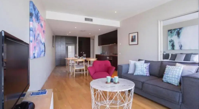 Апартаменты c 1 комнатой с балконом и с видом на воду The Sebel Residences Melbourne Docklands Serviced Apartments