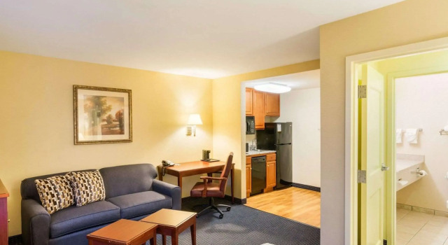 Mainstay Suites Dover, Prenota Hotel Dover Air Force Base Delaware