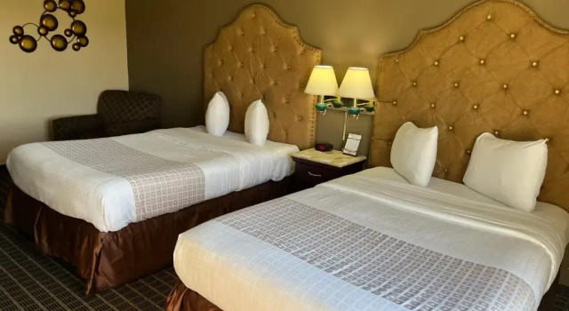 Четырёхместный номер Standard Comfort Inn & Suites Madison East Interstate I-90