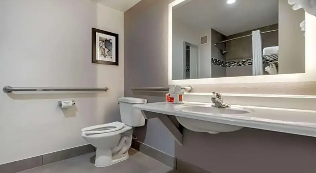 Номер Standard Econo Lodge at the University