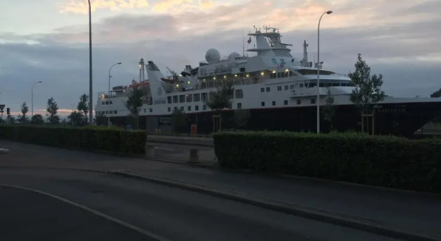 Четырёхместный семейный номер Standard c 1 комнатой Hôtel Le Phare