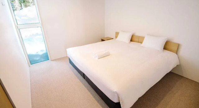 Blue River Chalets, Book Chalet Hoteller i Koshinetsu med parkering, Parkering
