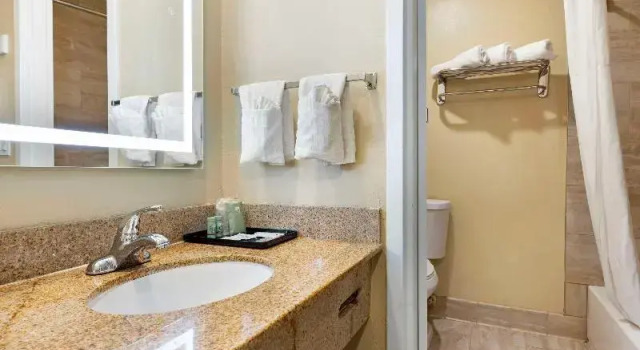 Двухместный номер Standard с балконом Best Western Oceanside Inn