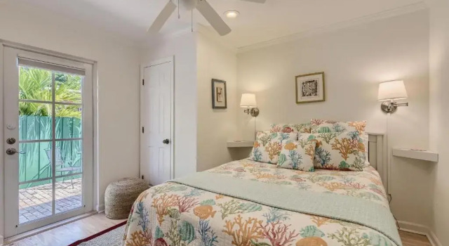 Nini's Cottage 4bd-3ba - Private Pool - Parking, Rezerwuj Dom wakacyjny Hotele w Palm Beach County z basenem, Basen