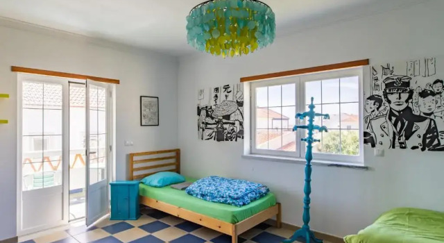 Кровать в общем номере Captains Log House