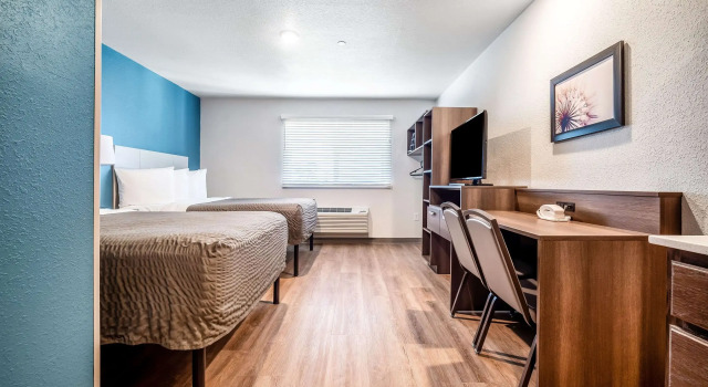 Четырёхместный номер Standard WoodSpring Suites Naples West