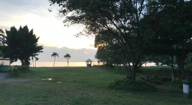 Вилла Baan Dhewaran Beachfront Villa