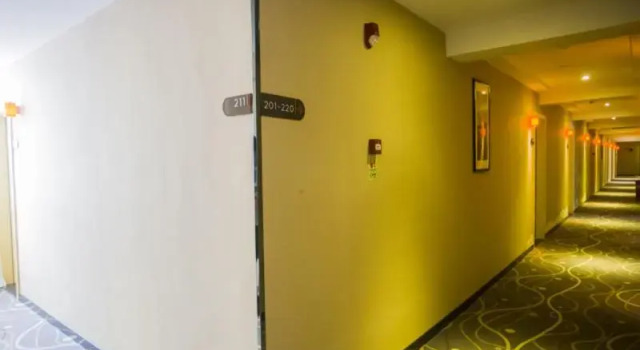 7 Days Premium Shenzhen Shiyan Centre Branch, Boek Hotel Hotels in Guangdong met parkeren, Parkeren