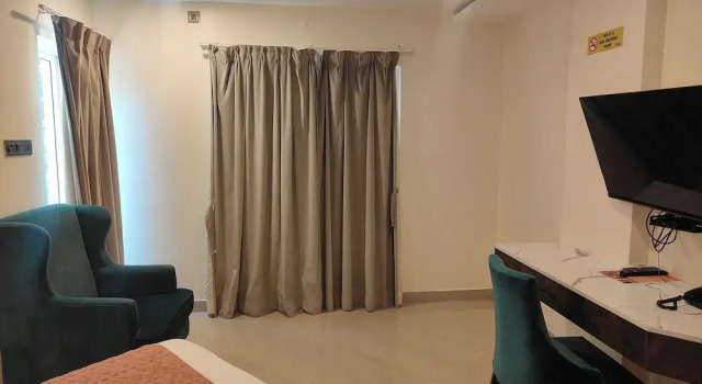 Полулюкс Astra Hotels & Suites - Koramangala