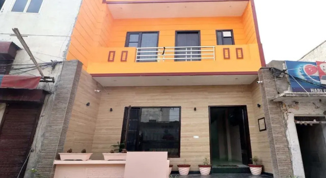 Pryag Guest House By OYO Rooms, Varaa Matkakoti Hotellit Punjab pysäköinnillä, Pysäköinti
