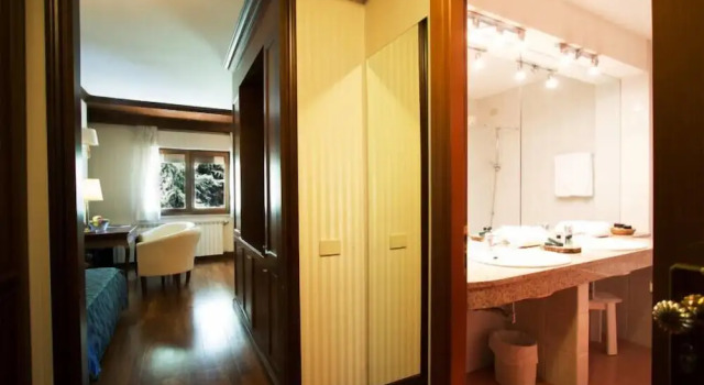 Четырёхместный номер Standard Hotel Corona & Spa