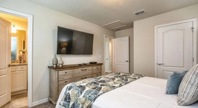 Brand New Family Getaway W/pool & Spa -7049sr 5 Bedroom Home by RedAwning