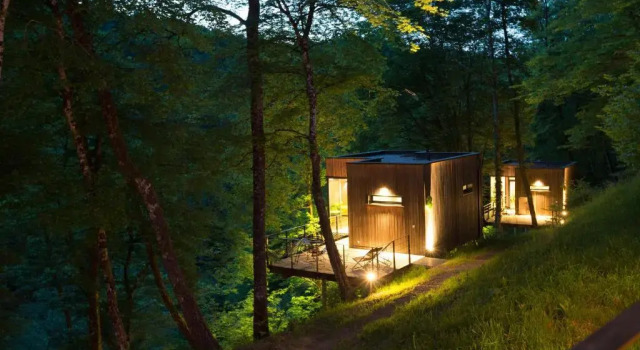 Les Cabanes de Salagnac, Rezerwuj Hotel Hotele w Correze z parkingiem, Parking