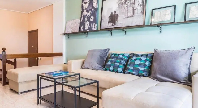 Sunny apartment with 2 bedrooms and Garden