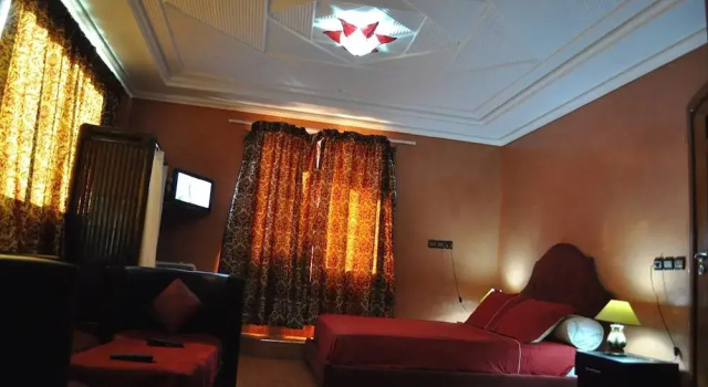 Auberge Khenifra, Book Hostel / Vandrerhjem Hostels i Beni Mellal-Khenifra, Hostel / Vandrerhjem