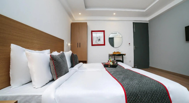 OYO Townhouse 068 Sohna Road 2, Забронировать Отель Гургаон 