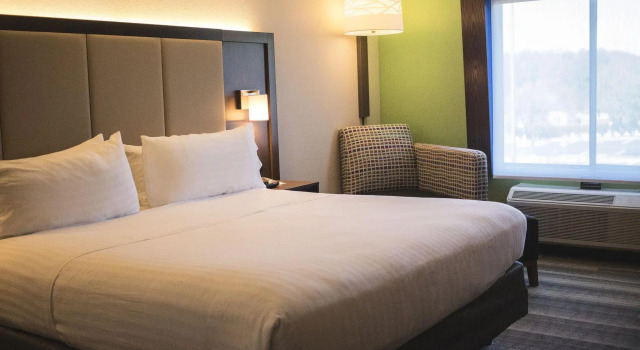 Двухместный номер Standard Holiday Inn Express & Suites Columbia-I-26 @ Harbison Blvd by IHG