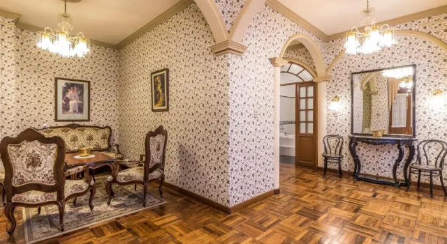 Двухместный люкс Capital Plaza Hotel