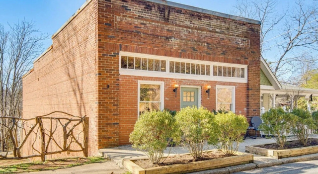 Private Hot Tub, Steps to Main St: Saluda Retreat, Book Feriehus Saluda North Carolina