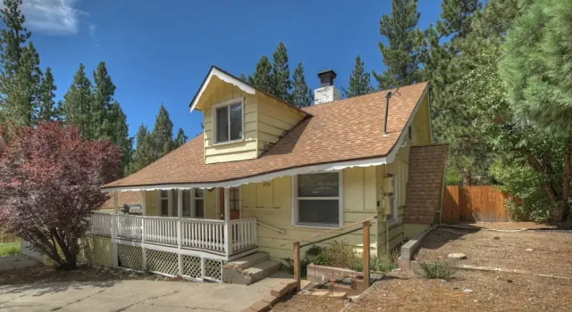 Sunshine Cabin Cozy 2-Story Getaway, Забронировать Дом для отпуска Виллы Биг-Бэр-Лейк, рядом с Chair 5, Вилла