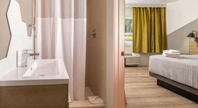 Номер Premium 4411 Inn & Suites
