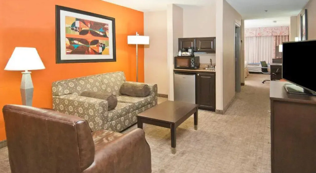 Люкс Holiday Inn Hotel & Suites Slidell by IHG