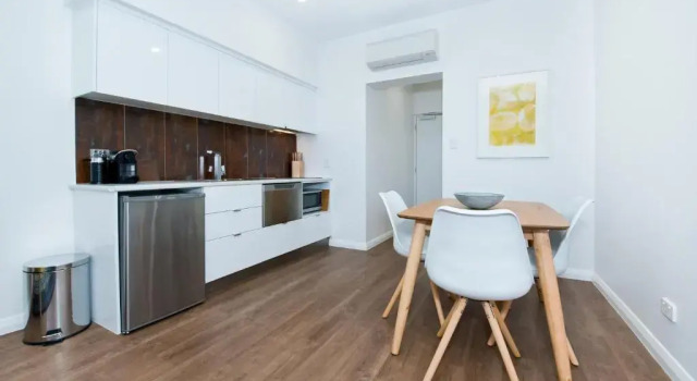 Апартаменты Loxton Courthouse Apartments