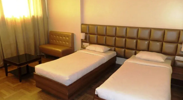 Hotel Rajvikas Residency, Забронировать Отель Отели штата Махараштры 3 звезды, 3*