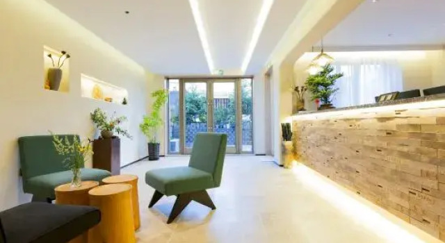 Mid Mountain and White Homestay (Bei Scenic Area Hub Store), Prenota Hotel Hotel a Yanbian con parcheggio, Parcheggio