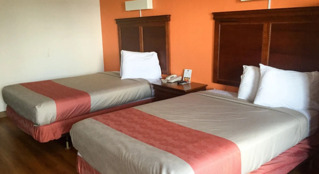 Четырёхместный номер Premium Motel 6-Conyers, GA