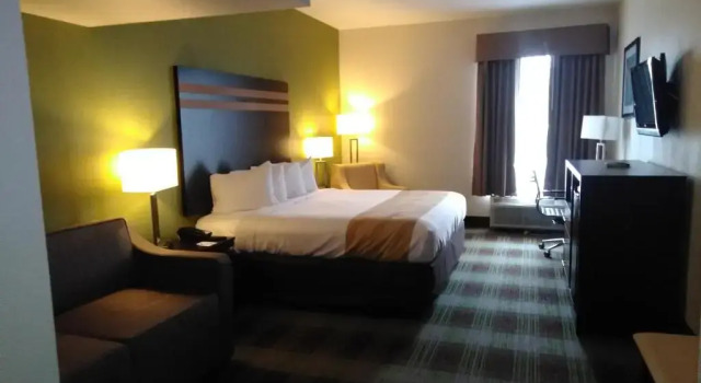 Люкс Quality Inn & Suites Mount Vernon