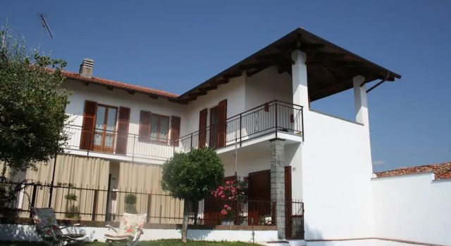 L'Atto Secondo b&b, Забронировать Отель «постель и завтрак» Отели Пьемонта с бассейном, Бассейн
