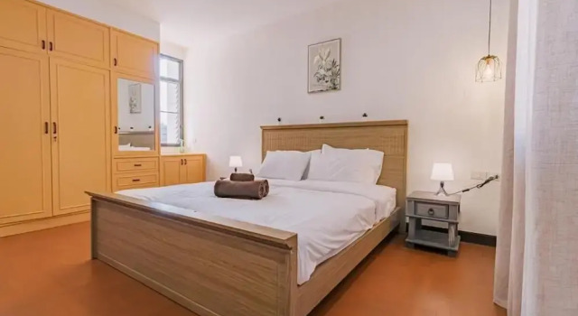 Modern Family House - 4 Bedrooms 5 Mins From Old Town With Gallery - Deja Home, Забронировать Дом для отпуска Виллы Чиангмай, рядом с Chiang Mai Chamber of Commerce, Вилла