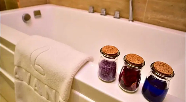 Люкс Deluxe Lavande Hotel Wuhan Railway Station