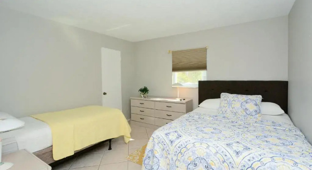 Коттедж Canal 315 - Right in Siesta Key Village!