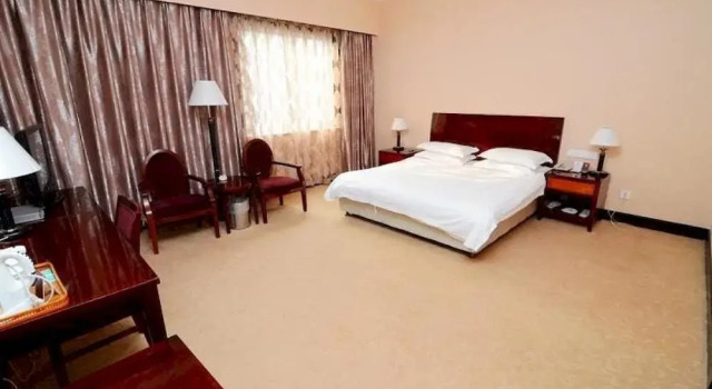 Huanhu Hotel