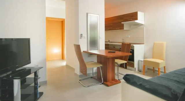 Apartmani Mane, Забронировать Отель Отели Трогир 4 звезды, рядом с Частный Пляж «ТН Ядран Хотэл», 4*