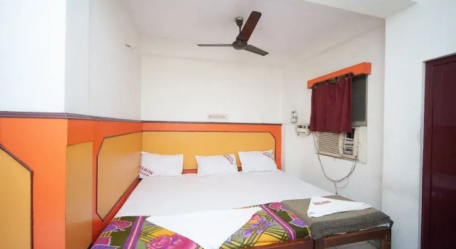 Spot On 38565 Hotel Surya
