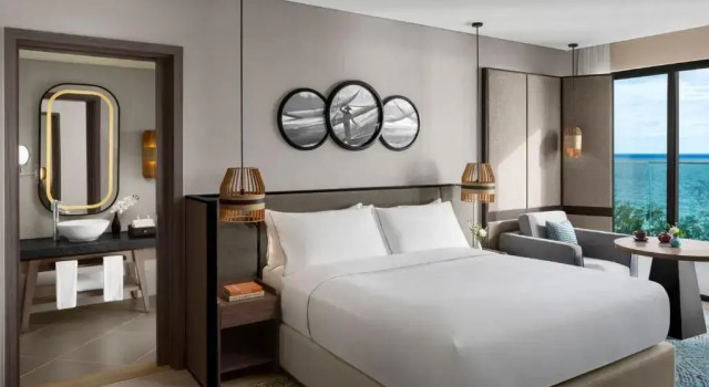 Двухместный люкс c 1 комнатой oceanfront Crowne Plaza Phu Quoc Starbay by IHG