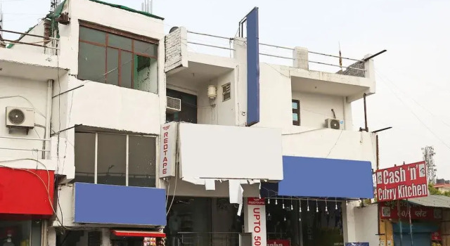OYO 15172 R D Plaza