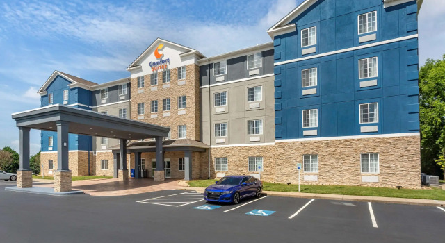 MainStay Suites Fort Campbell, Rezerwuj Hotel Hotele w Clarksville z basenem, Basen