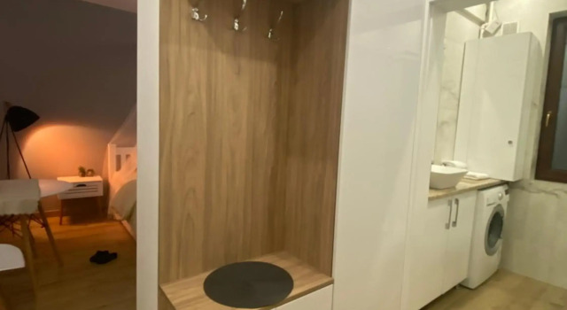 Intimate Inn