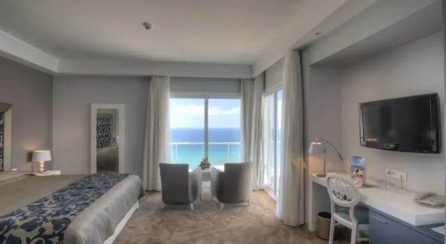 Полулюкс с балконом Hotel Farah Tanger