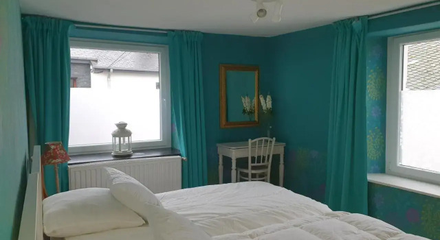 Sur la Rive Vierre, Забронировать Отель Шини 