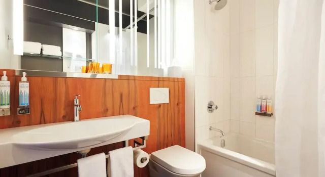 Четырёхместный номер Classic Alt Hotel Ottawa Downtown