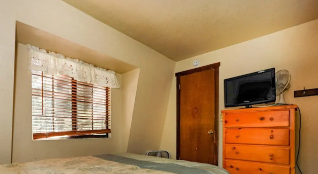 Birdie Cabin 1328 by RedAwning