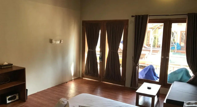 Gili One Resort, Забронировать Курортный отель Отели Гилей Траванган с завтраком, рядом с Порт Гили Траванган, Завтраки