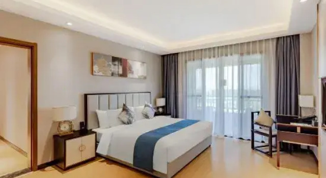 Семейный люкс Superior Howard Johnson Lakeview Hotel Huaibei