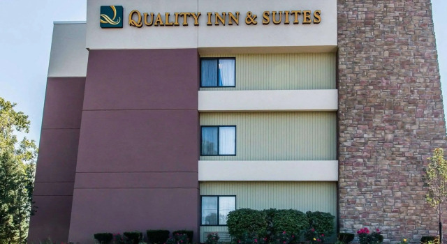 Quality Inn & Suites Warren - Detroit, Prenota Hotel Warren 