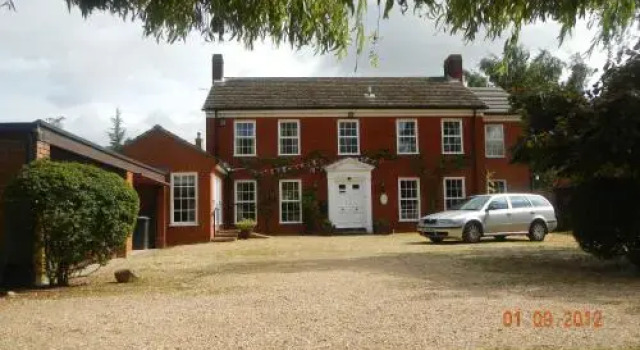 B&B The Pippins, Boek Bed and Breakfast Hotels in Merseyside met zwembad, Zwembad